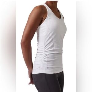 Athleta Speedlight Seamless tank. NWT.‎ Retail 44